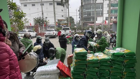 TỔ CHỨC PHÁT QUÀ TẾT CHO NGƯỜI LAO ĐỘNG NHÂN DỊP XUÂN BÍNH NGỌ 2026